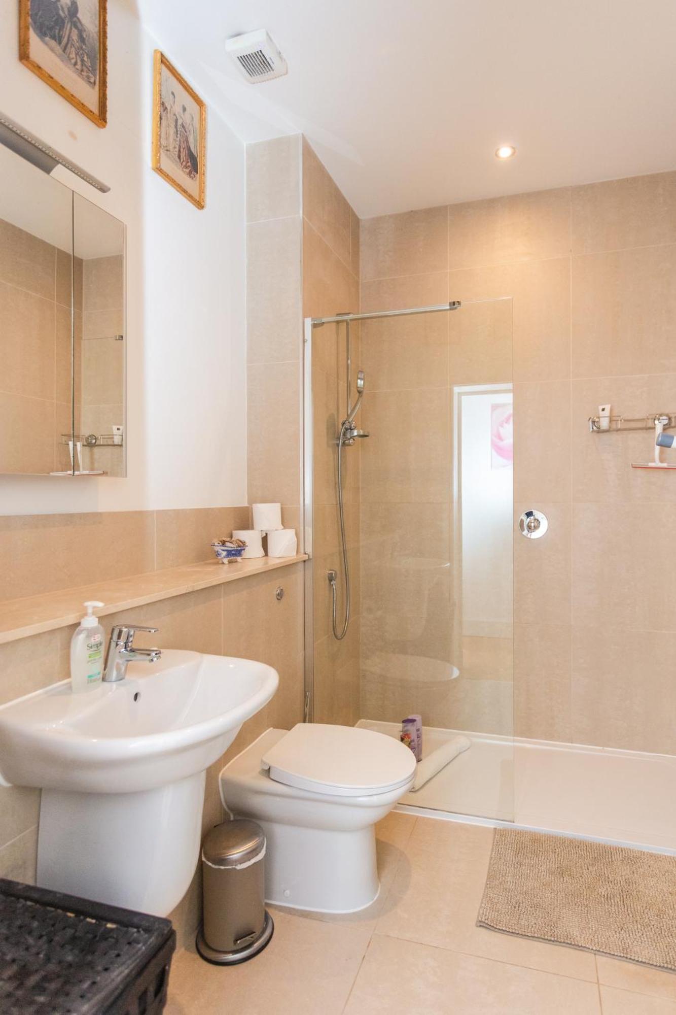 Homely 1 Bedroom Apartment In The Heart Of Vibrant Camden Londres Extérieur photo